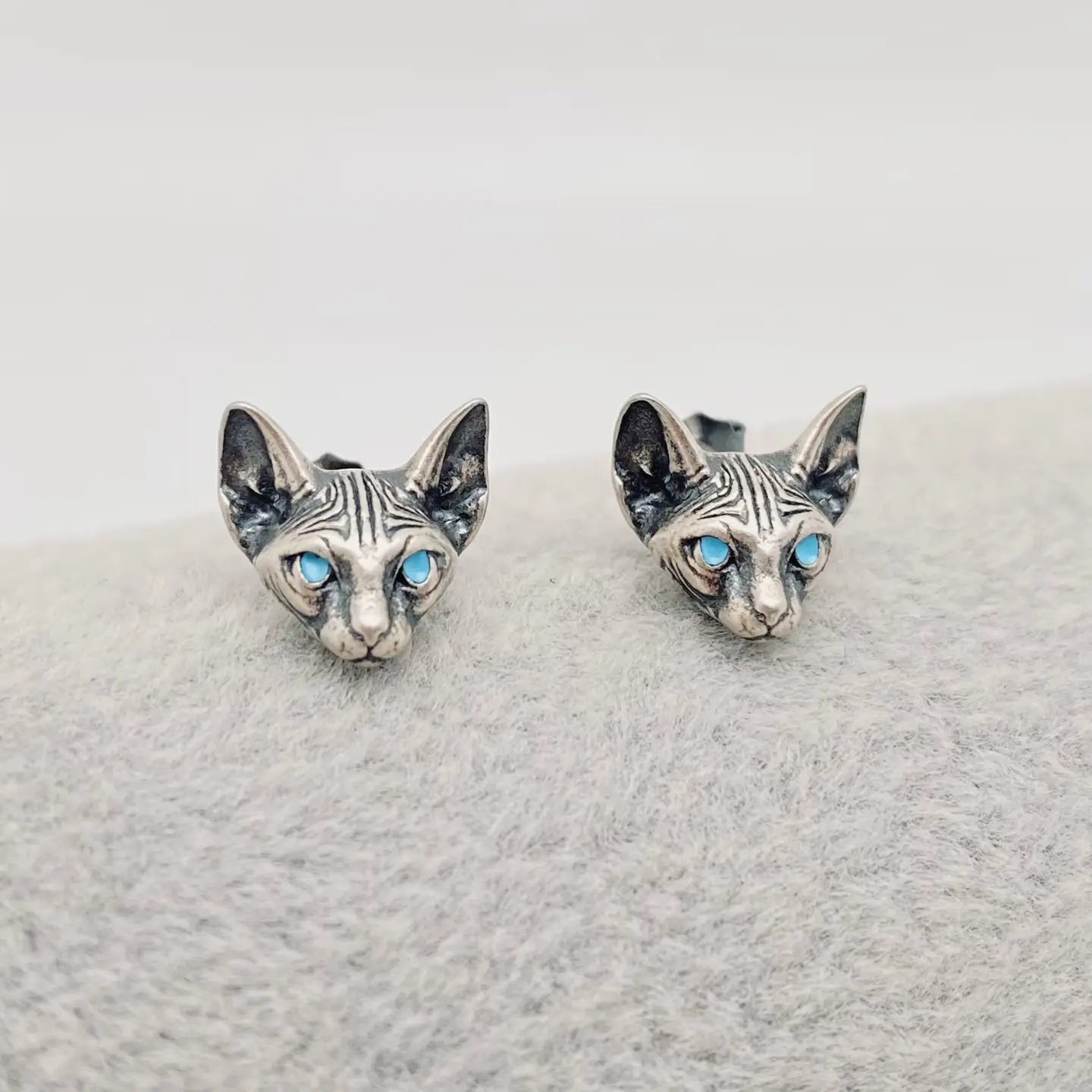 Sterling Silver Blue Eye Cat's Head Stud Earrings