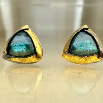 Tri Fold Studs