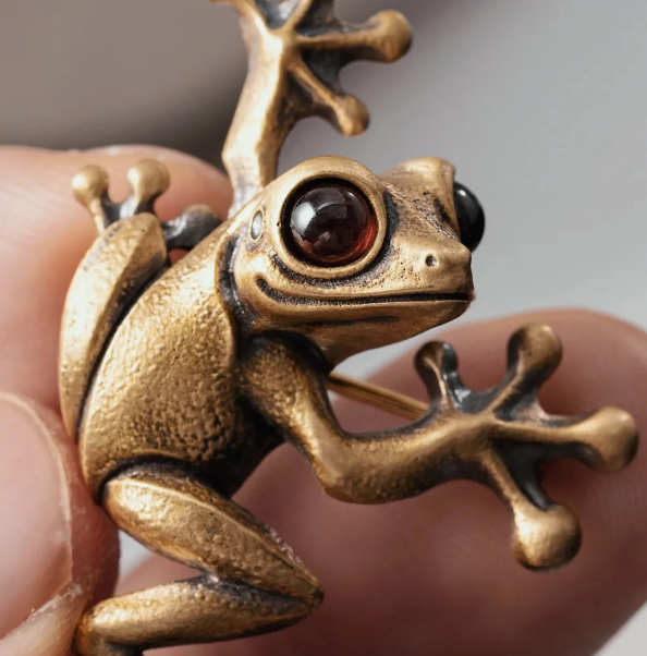 Mini Tree Frog Brooch