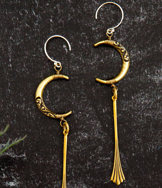 Majestic Fluted Crescent Earrings