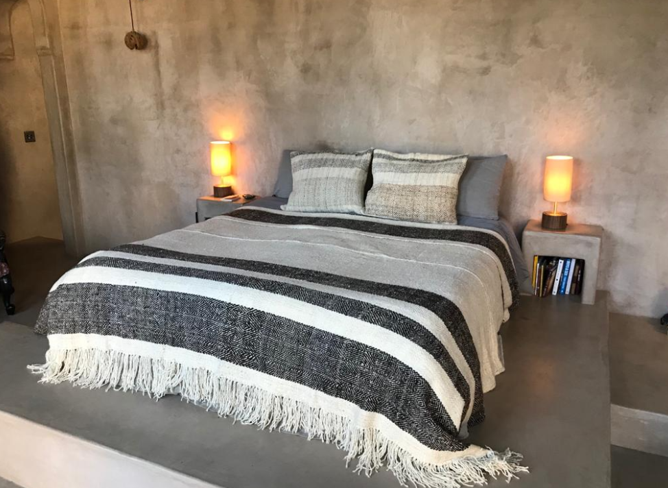 Rugs, Textile & Linen