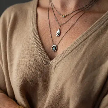 Textured Teardrop Dip Necklace with Diamond