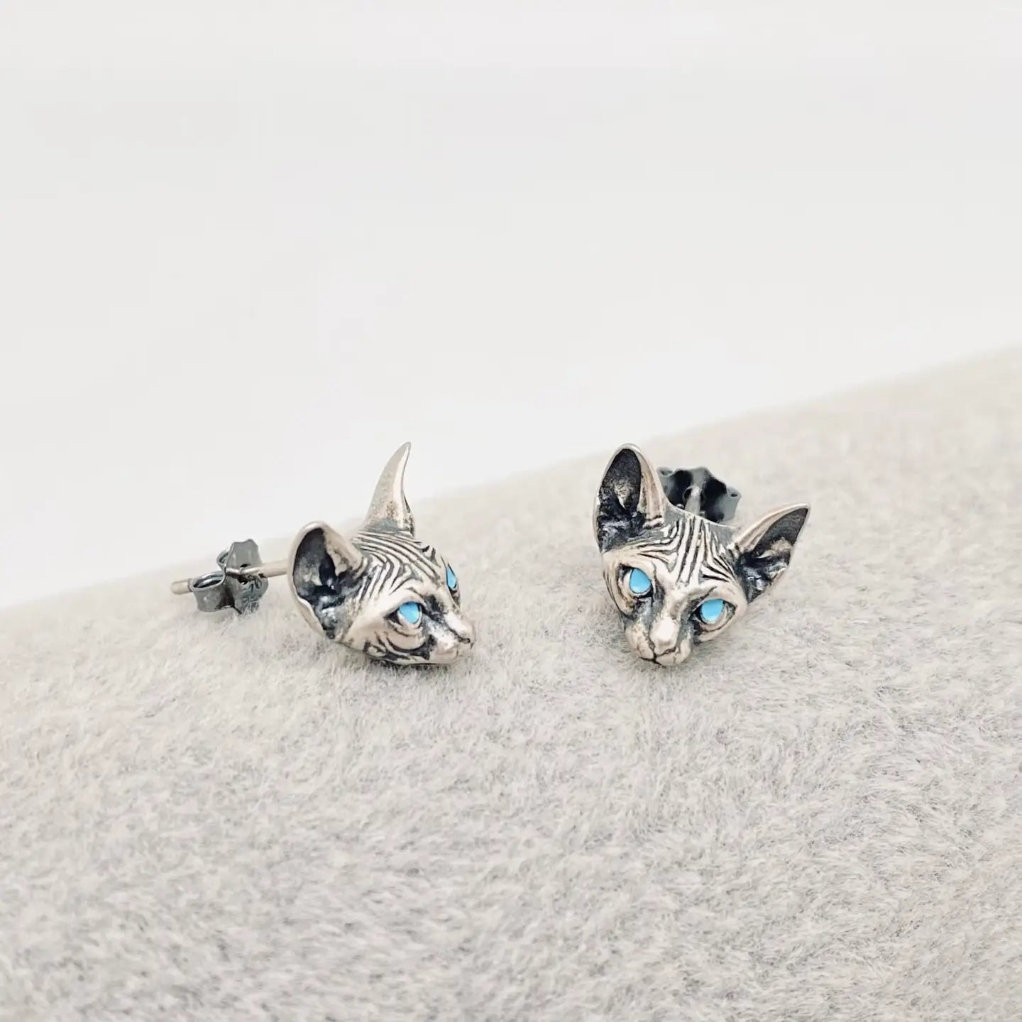Sterling Silver Blue Eye Cat's Head Stud Earrings
