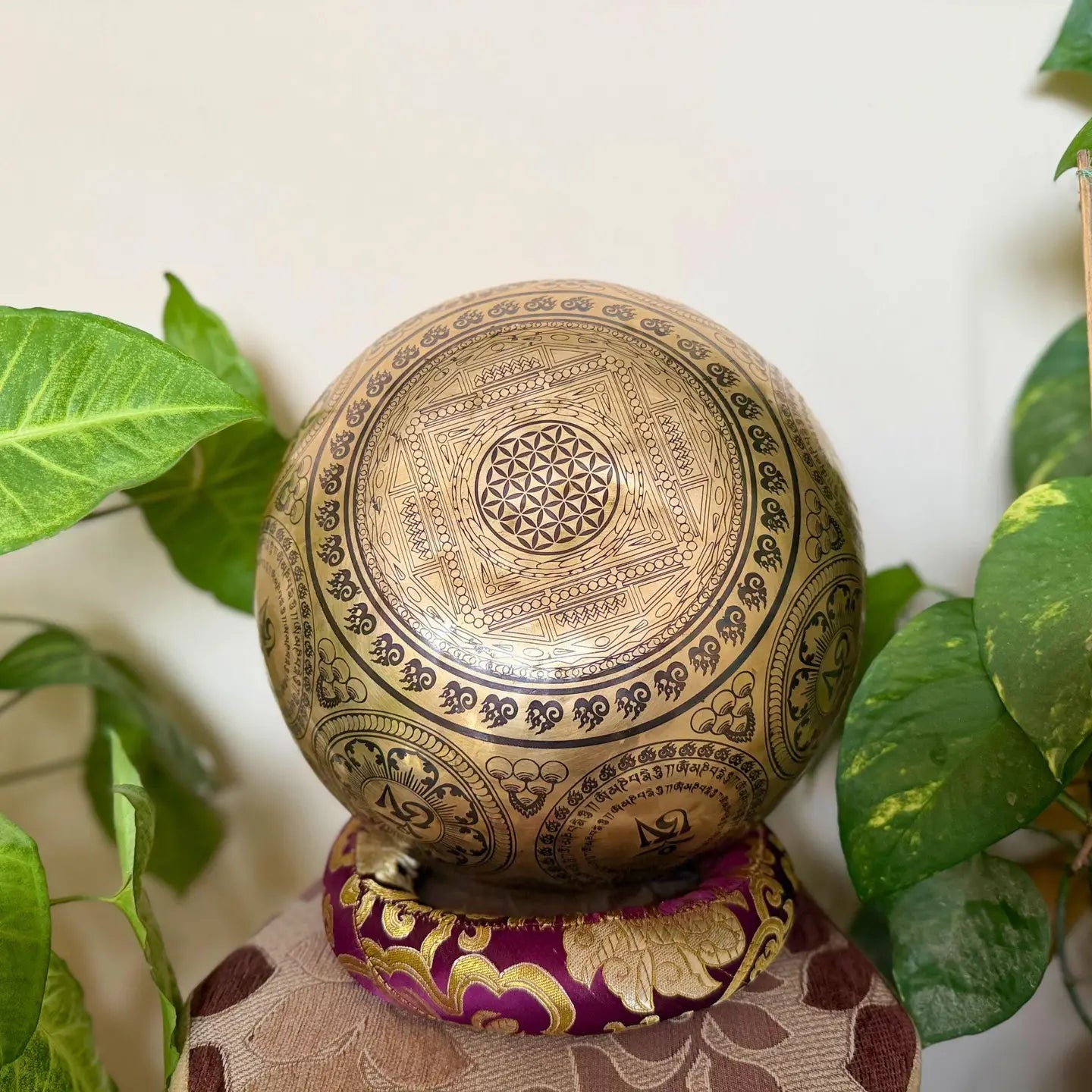 Handmade Green Tara Singing Bowl – Seven Metal Tibetan Sound Bowl | Crafted in Nepal