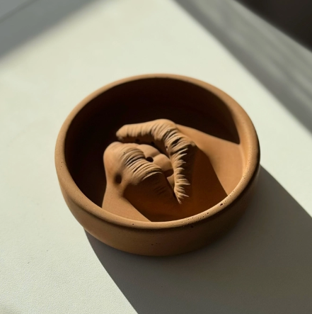 Lovely Lips Cement Incent Holder