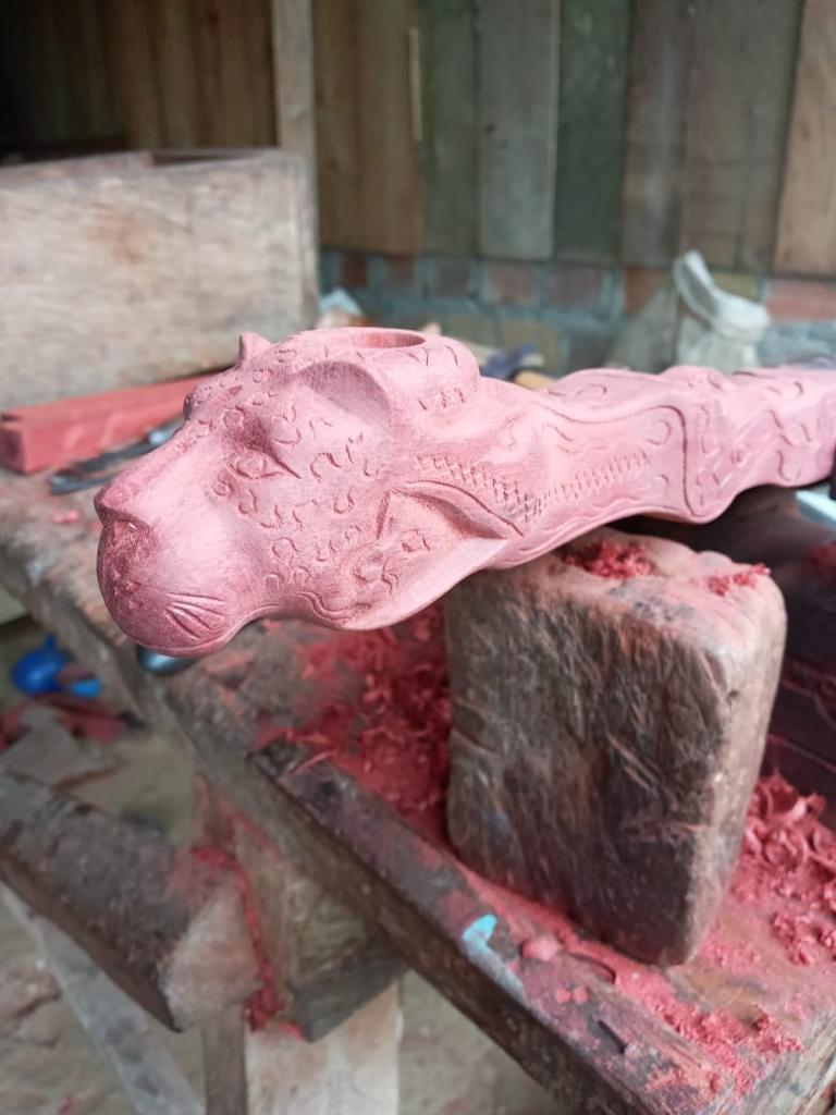 Carved Wood Pipe | Grande Collection