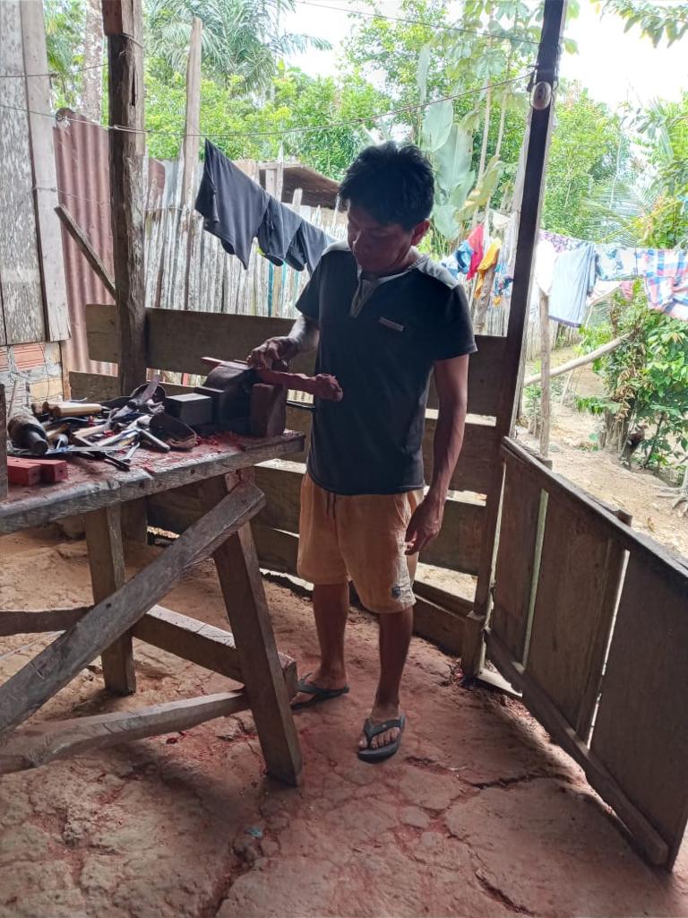 Carved Wood Pipe | Grande Collection